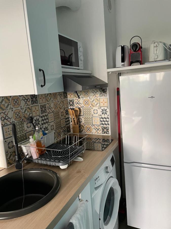 Chaleureux Appartement Face Au Port Sta Lucia, Tout A Pieds, Wifi Saint-Raphael  Exterior photo